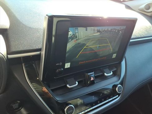 Used 2024 Toyota Corolla Cross XLE image 14