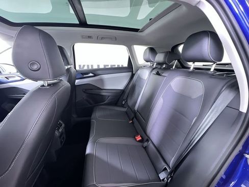 Used 2024 Volkswagen Taos SE image 23