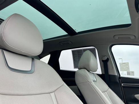 Used 2024 Hyundai Tucson Limited image 17