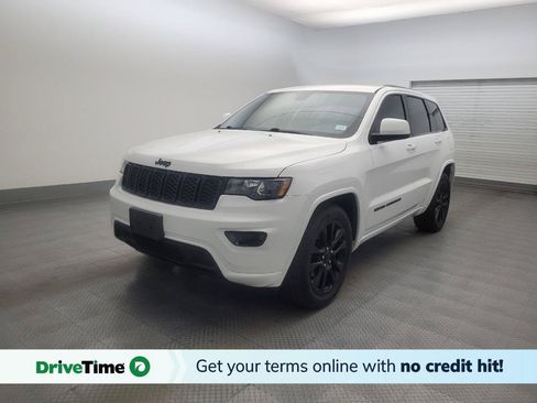Used 2018 Jeep Grand Cherokee Altitude RWD image 1