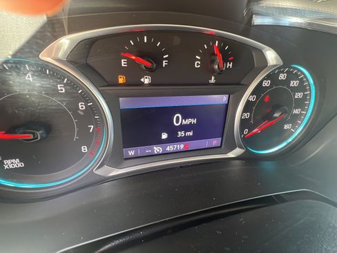 Used 2020 Chevrolet Traverse LT FWD image 13