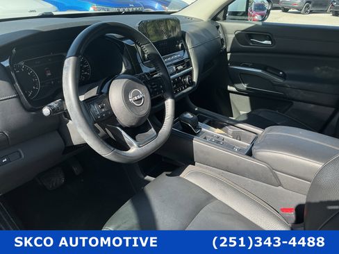 Used 2023 Nissan Pathfinder SL w/ Black Appearance Package FWD image 20