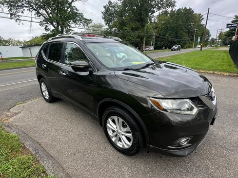 Used 2015 Nissan Rogue SV w/ SV Premium Package AWD/4WD image 3