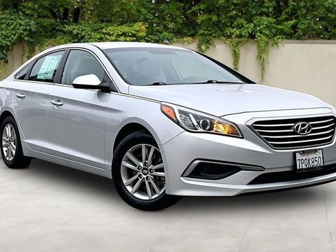 Used 2016 Hyundai Sonata SE FWD image 1