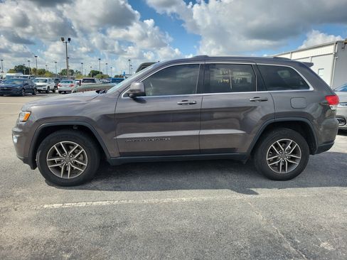 Used 2019 Jeep Grand Cherokee Laredo w/ Laredo X Package RWD image 4