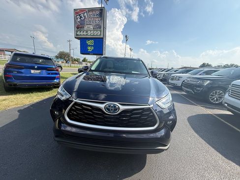 Used 2020 Toyota Highlander XLE AWD/4WD image 9