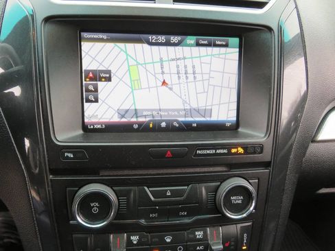 Used 2016 Ford Explorer XLT w/ Equipment Group 202A image 18