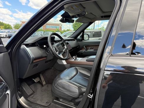 Used 2024 Land Rover Range Rover SE AWD/4WD image 8