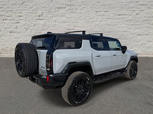 Used 2025 GMC Hummer EV 2X w/ LPO, Roof Cross Rail Package image 5
