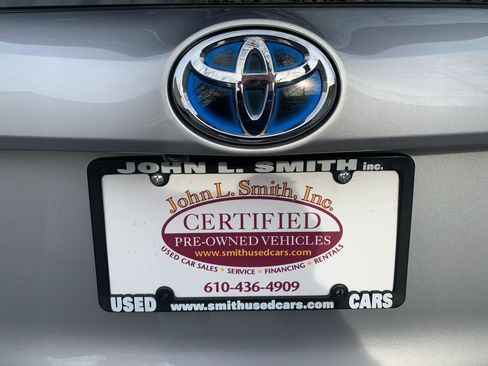 Used 2017 Toyota RAV4 XLE image 28