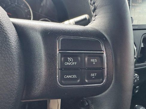 Used 2017 Jeep Wrangler Unlimited Sahara w/ Dual Top Group AWD/4WD image 17