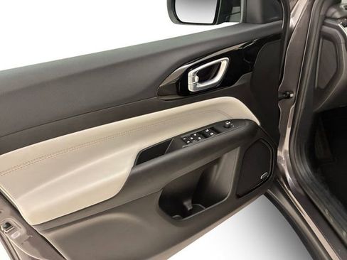 Used 2024 Jeep Compass Limited w/ Sun and Sound Group image 13