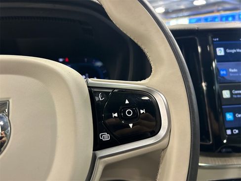 Certified 2023 Volvo XC60 B5 Ultimate w/ Climate Package image 13