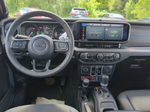 Used 2025 Jeep Wrangler Unlimited Rubicon 4xe w/ Safety Group AWD/4WD image 34