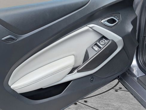 Used 2022 Chevrolet Camaro LT RWD image 15