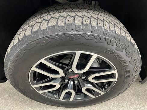 Used 2024 GMC Sierra 1500 AT4 w/ Technology Package AWD/4WD image 15