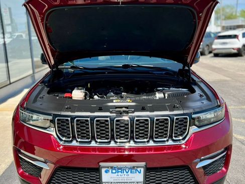 Used 2022 Jeep Grand Cherokee Limited image 13