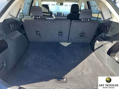 Used 2024 Ford Edge SE image 19