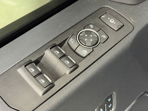 Used 2022 Ford F250 Lariat w/ Black Appearance Package AWD/4WD image 11