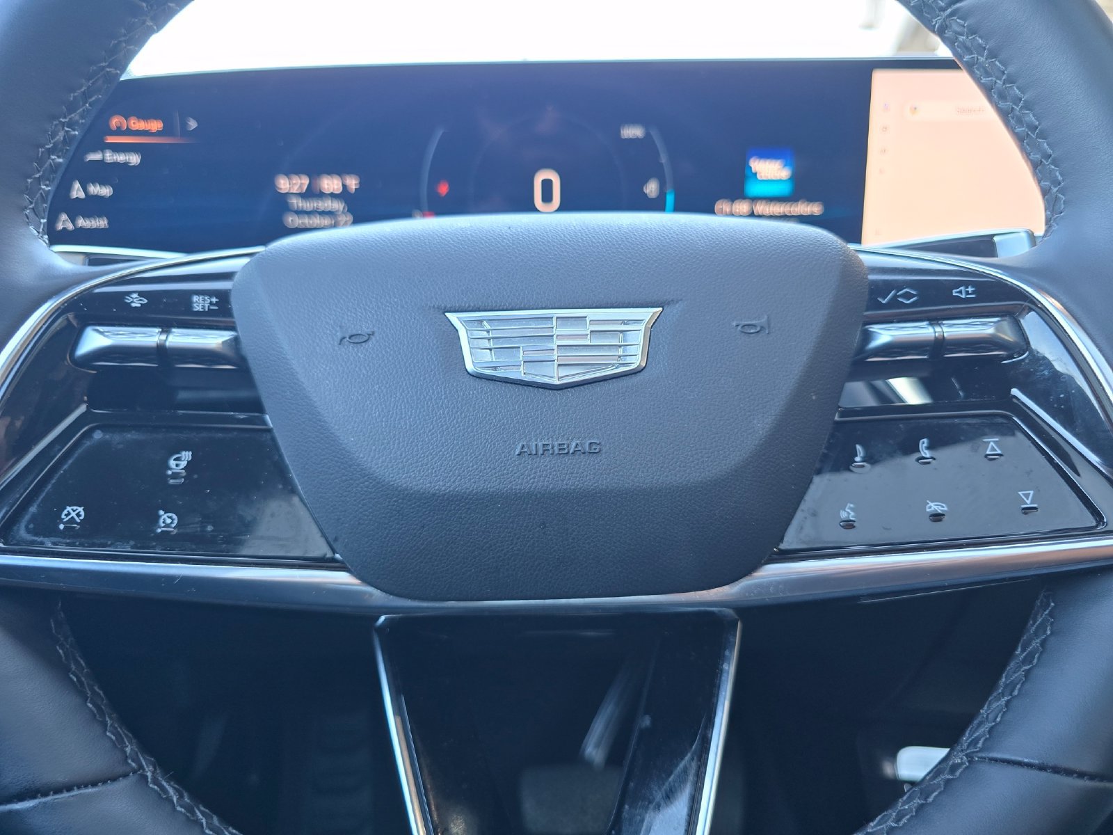 Certified 2025 Cadillac Lyriq Luxury w/ LPO, Floor Liner Package AWD/4WD image 27