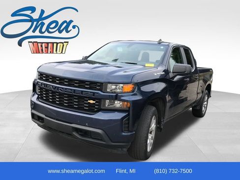 Used 2020 Chevrolet Silverado 1500 Custom w/ Custom Value Package AWD/4WD image 1