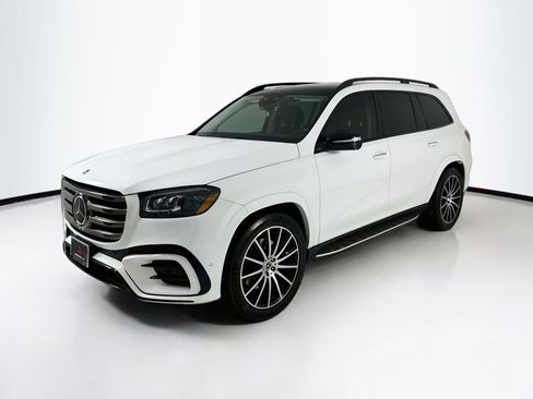 Used 2024 Mercedes-Benz GLS 450 4MATIC image 3