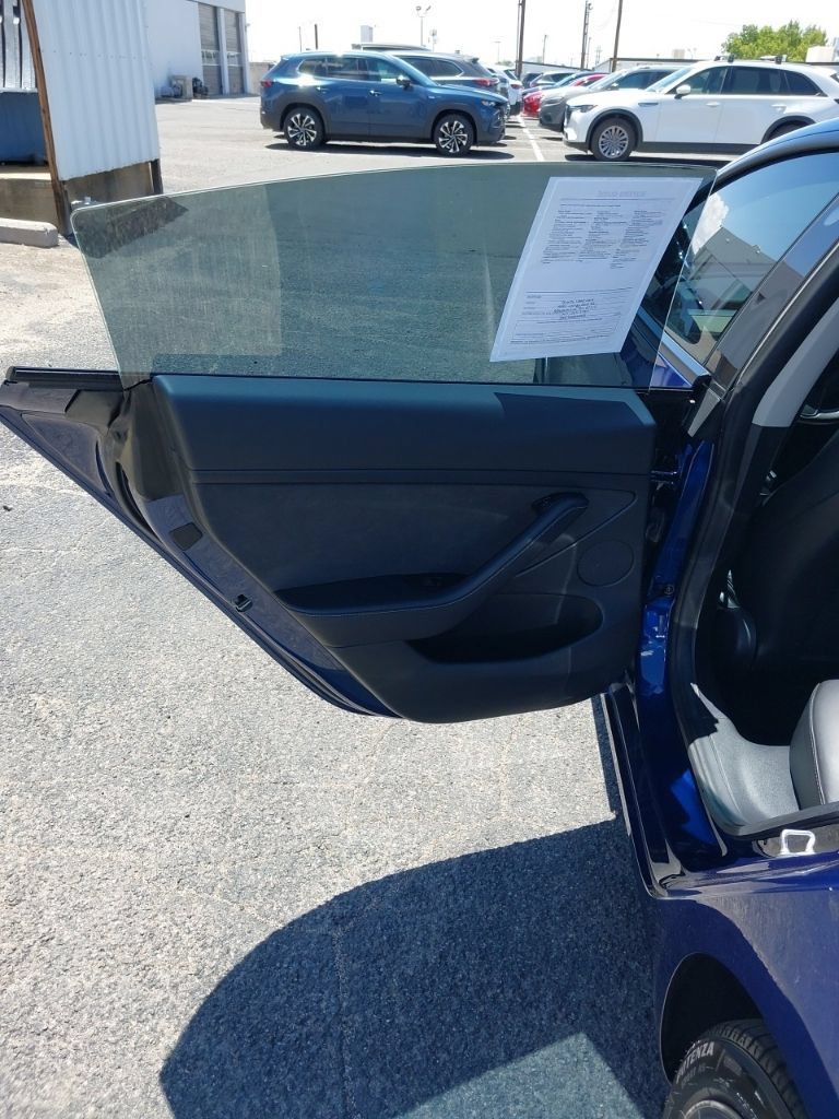 Used 2022 Tesla Model 3 Long Range AWD/4WD image 11