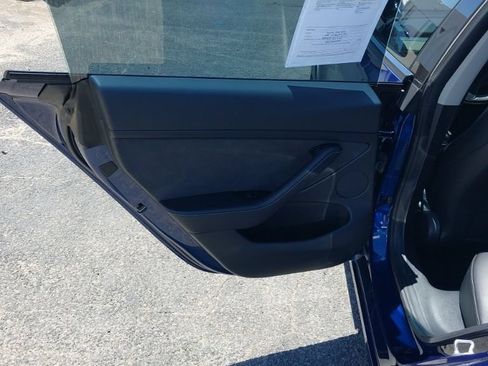 Used 2022 Tesla Model 3 Long Range AWD/4WD image 11