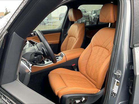 Used 2025 BMW X5 xDrive40i w/ M Sport Package image 28