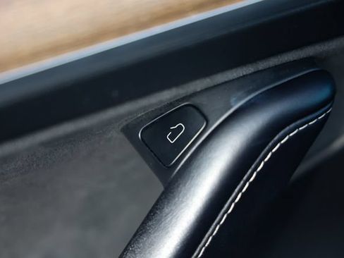 Used 2023 Tesla Model 3 Standard Range RWD image 38