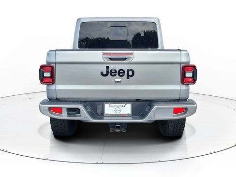 Used 2021 Jeep Gladiator Overland AWD/4WD image 6