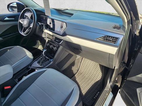 Certified 2024 Volkswagen Taos SE image 19