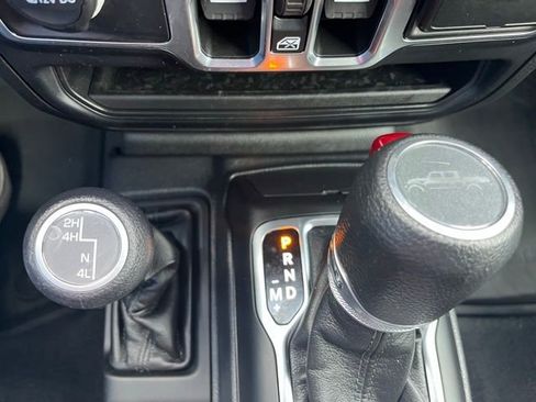 Used 2023 Jeep Gladiator Sport image 25