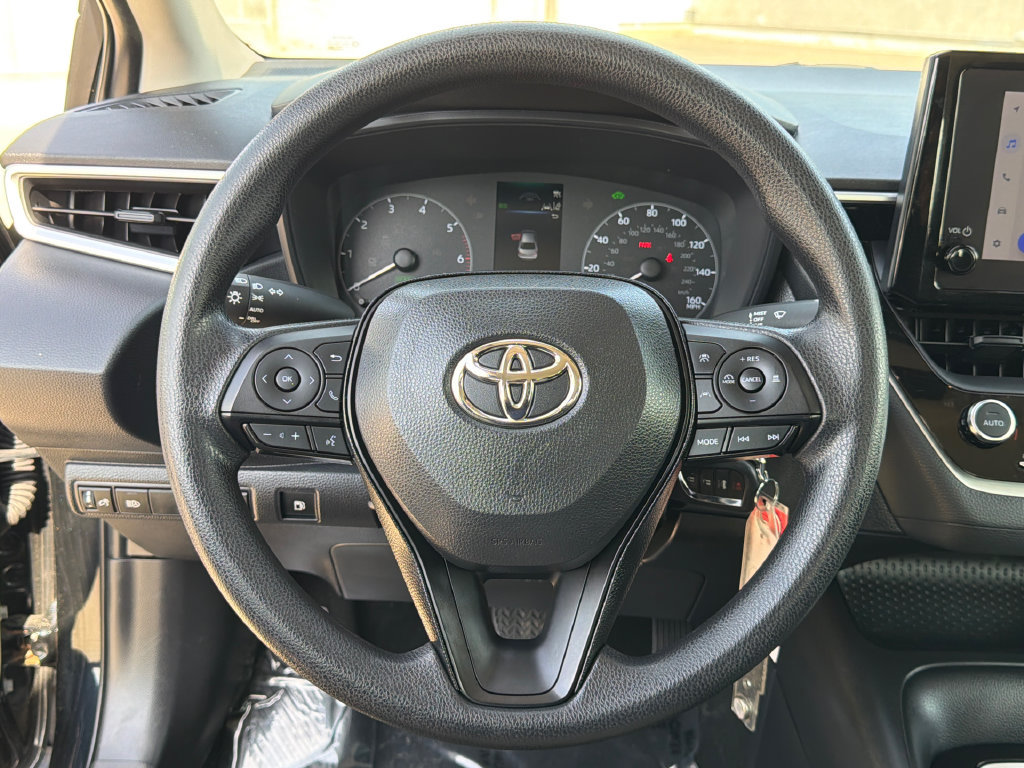 Used 2025 Toyota Corolla LE FWD image 25