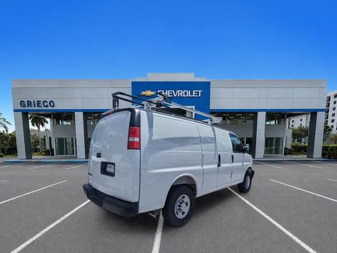 Used 2025 Chevrolet Express 2500 w/ Driver Convenience Package RWD image 10