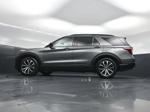Used 2023 Ford Explorer ST-Line w/ Class IV Trailer Tow Package RWD image 7