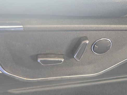 Used 2023 Ford F150 Lariat w/ Equipment Group 502A High image 10