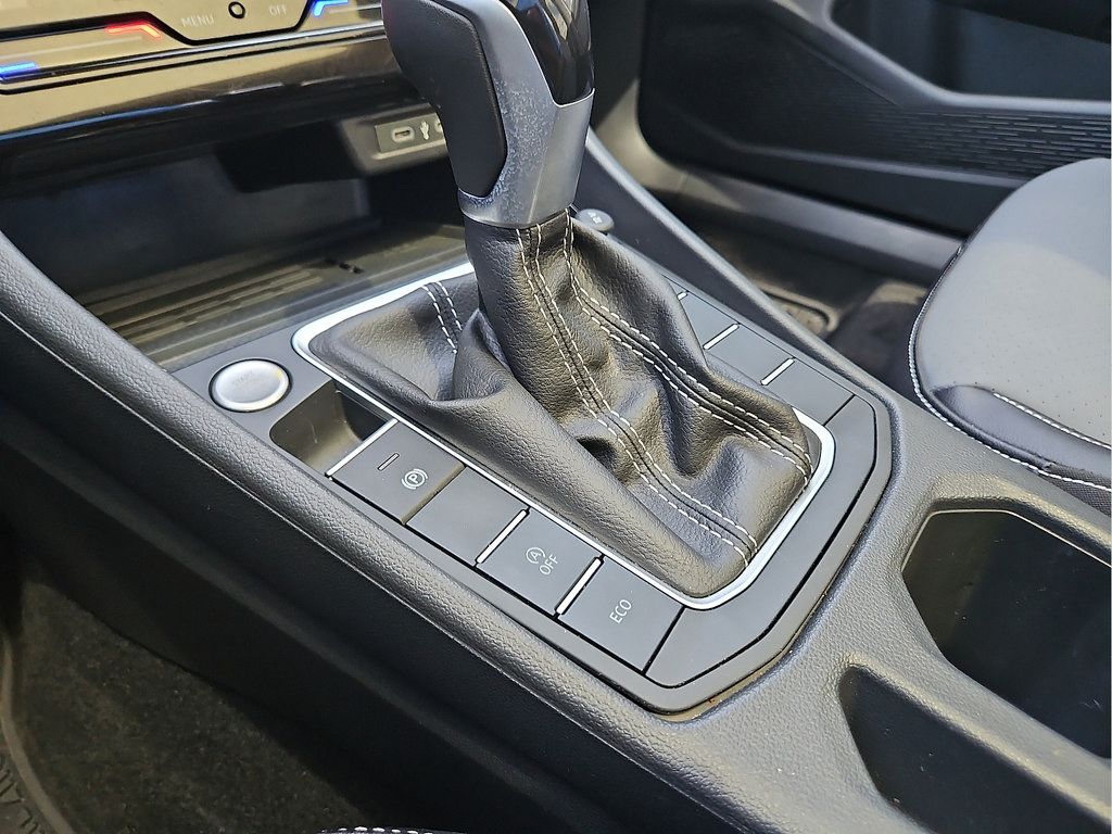 Used 2026 Volkswagen Jetta SE FWD image 20