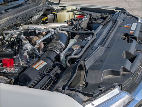 Used 2024 Ford F250 Lariat w/ Chrome Package image 23