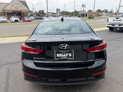 Used 2017 Hyundai Elantra SE FWD image 4
