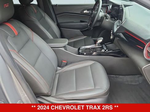 Used 2024 Chevrolet Trax RS FWD image 22
