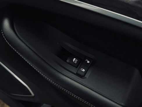 Used 2023 Jeep Grand Cherokee L Limited w/ Luxury Tech Group II image 16