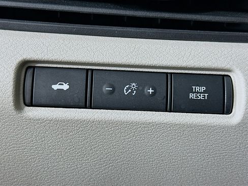 Used 2025 Nissan Altima 2.5 SV image 17