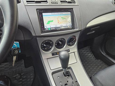 Used 2010 MAZDA MAZDA3 i Touring image 10