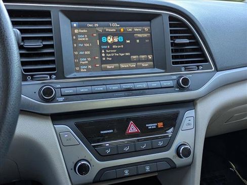 Used 2017 Hyundai Elantra SE image 13