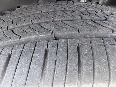 Used 2019 Jeep Cherokee Limited AWD/4WD image 18