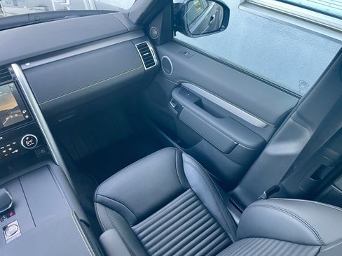 Certified 2025 Land Rover Discovery Dynamic SE AWD/4WD image 18