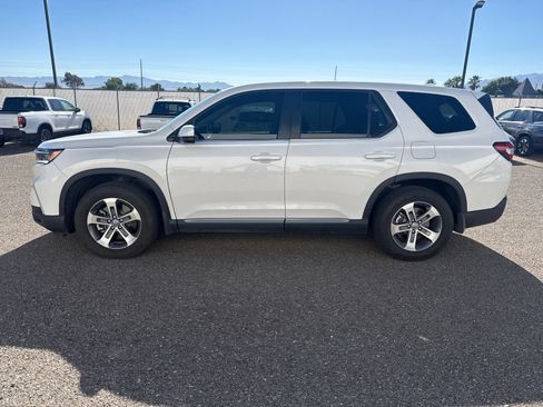 Used 2025 Honda Pilot EX-L image 2