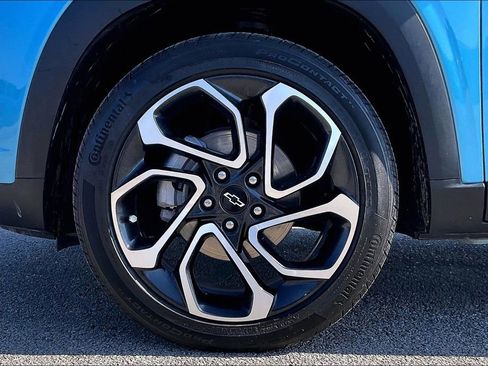 Used 2025 Chevrolet Trax RS w/ Driver Confidence Package image 35