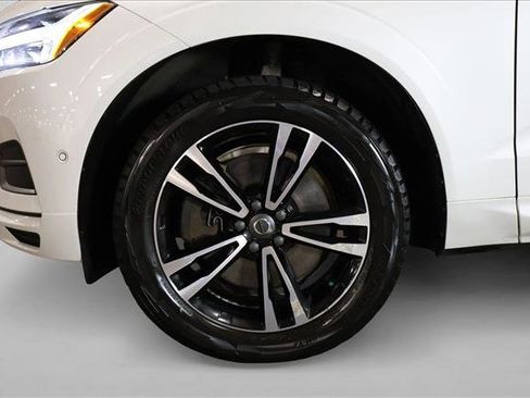 Used 2019 Volvo XC60 T6 Momentum w/ Multimedia Package AWD/4WD image 29